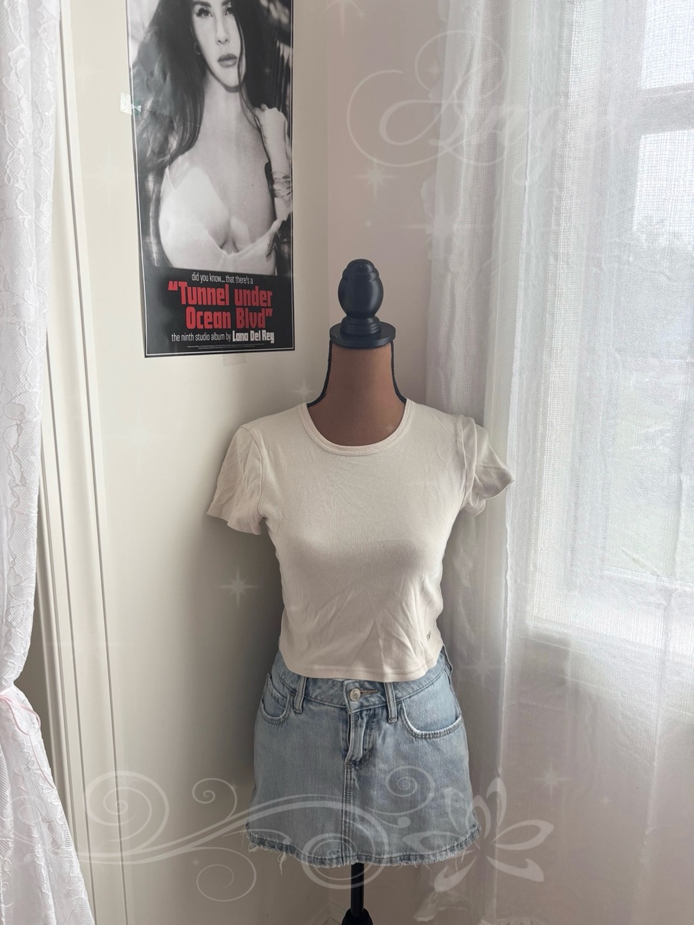 aritzia short sleeve crewneck tee in ivory °❀⋆.ೃ࿔*:･